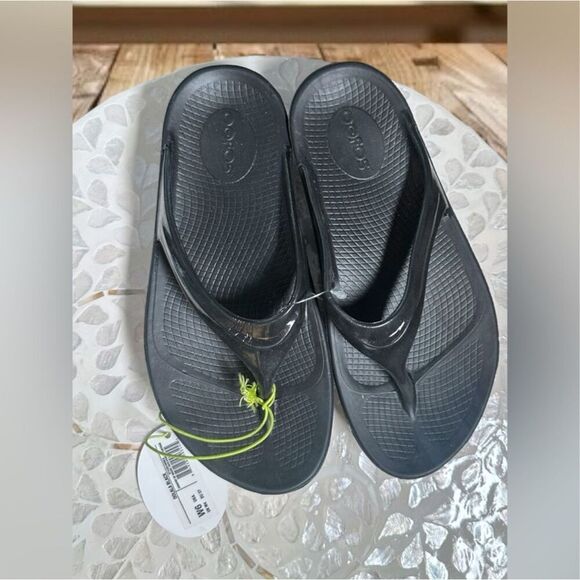 NWT OOFOS Oolala Recovery Slip On Flip Flops Women's Sandals Size 6 – Black - Picture 6 of 12
